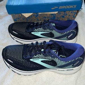 Women’s Running shoes Brooks 9.5